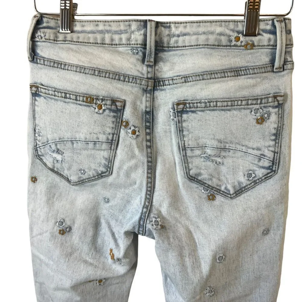 DRIFTWOOD Gizelle Distressed Floral Embroidered Ankle Jeans